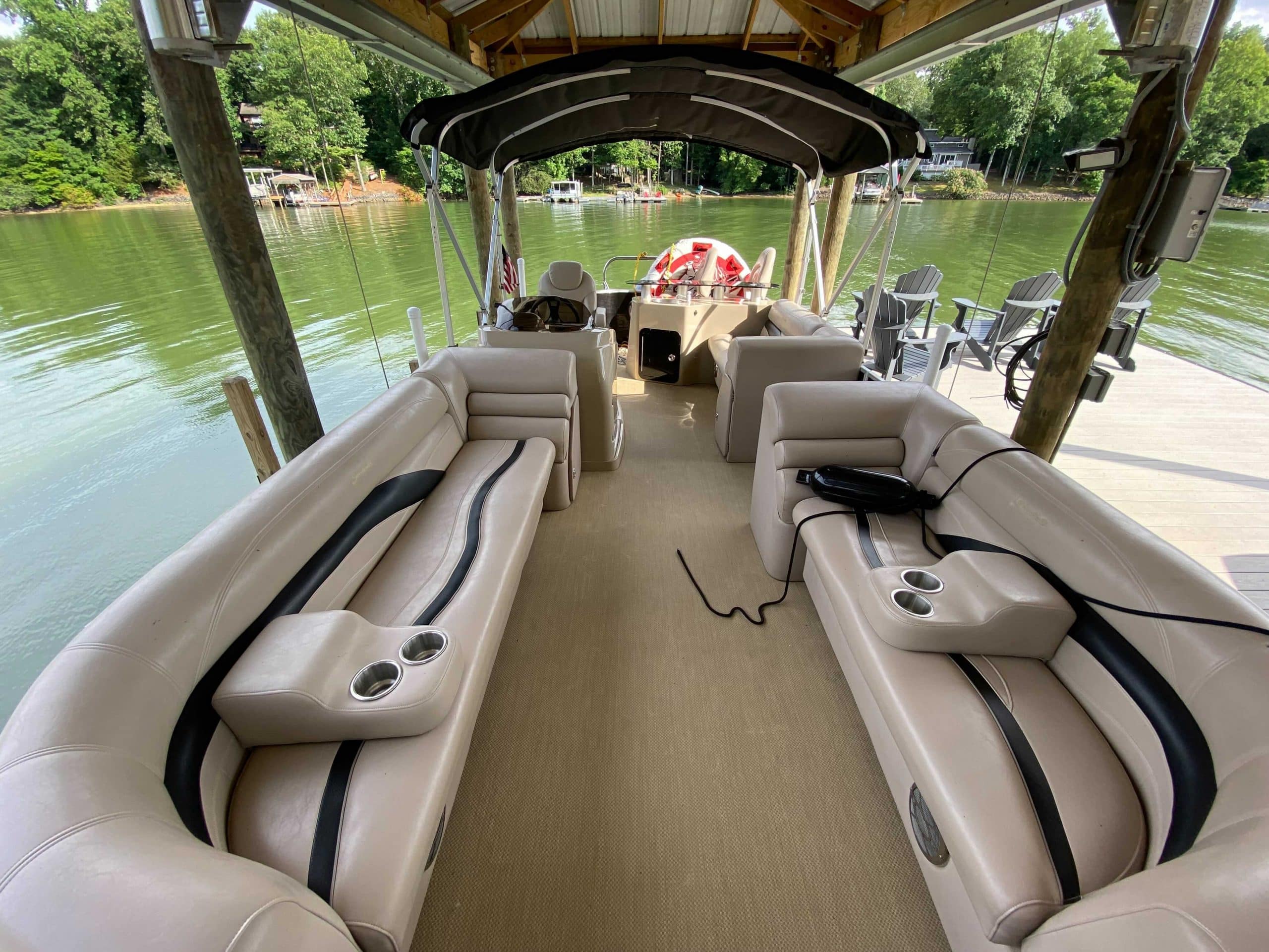 Luxury Tritoon Boat With Bar 150 HP